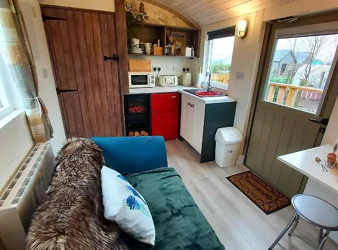 The Feathers Shepherds Hut Luxuszelt
